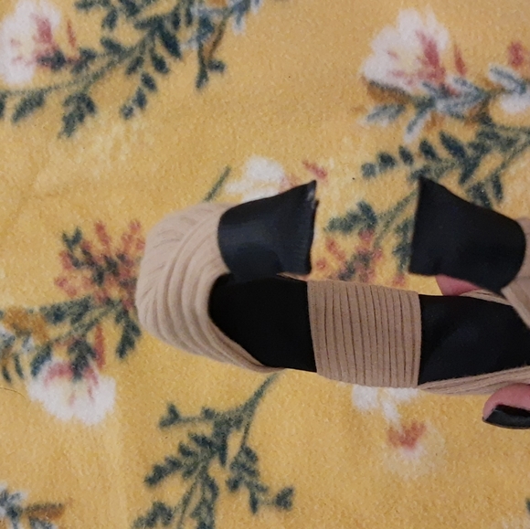 Tan color headband for women - Picture 3 of 3